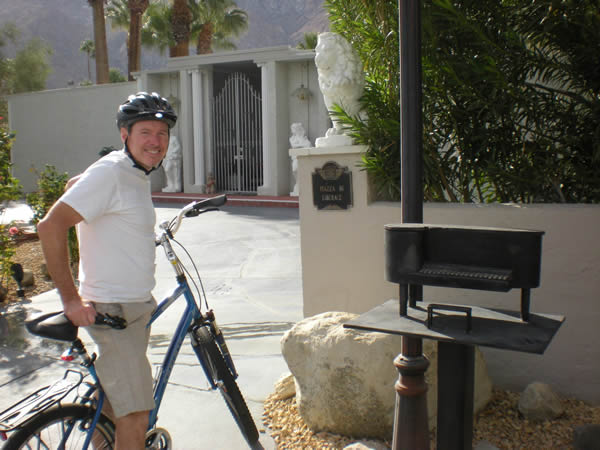 Clint in front of Liberace's home.